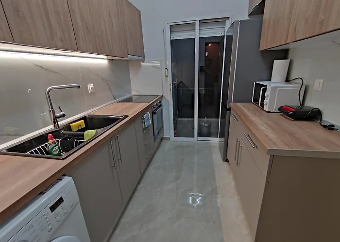 Cozy Center * Salonic